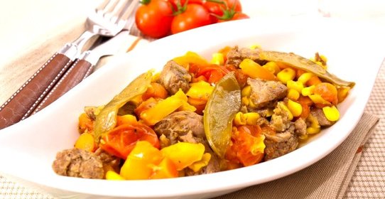 Говядина, запеченная с овощами