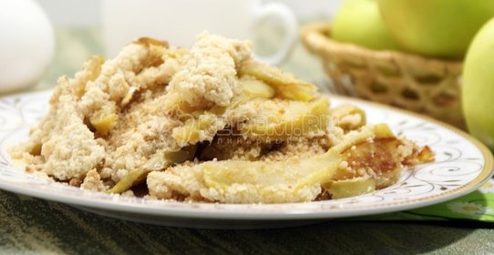 Яблочные дольки с песочной крошкой