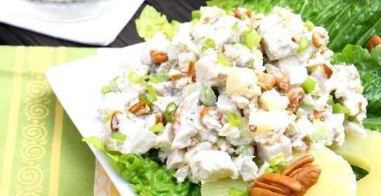 Салат из индейки с ананасом