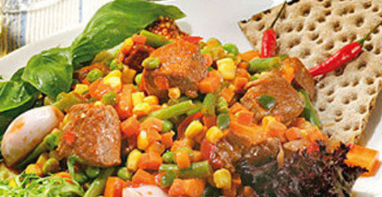 Тушеная говядина с овощами по-мексикански