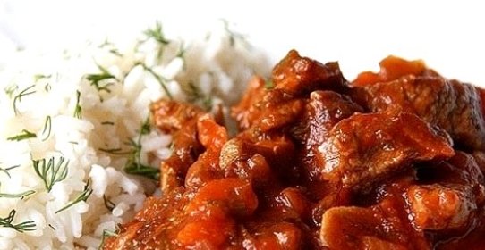 Тушеная говядина в мультиварке Редмонд