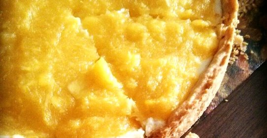 Пирог с манго и творогом