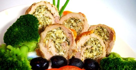 Мясной рулет фаршированный