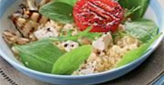 Кускус с моццареллой и томатами