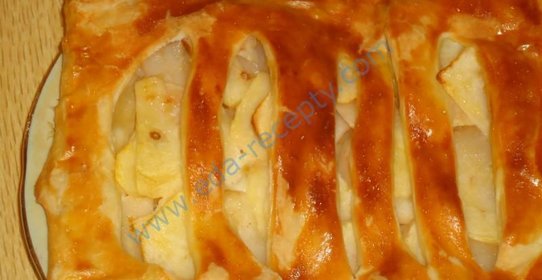 Яблочный пирог из слоеного теста