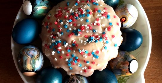 Кулич с изюмом и лимонной цедрой