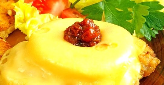 Отбивная с ананасом