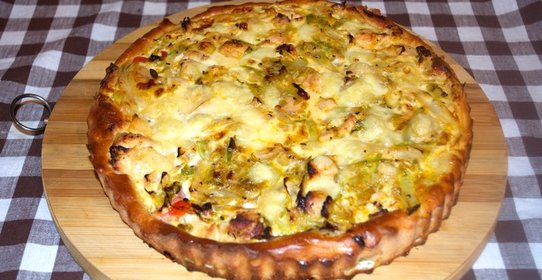 Пирог с курицей и брынзой