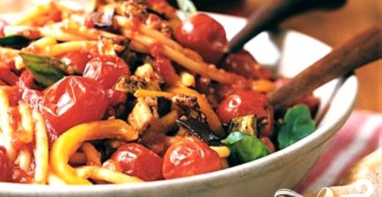 Печутелле с помидорами и баклажанами