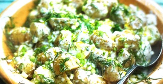 Салат из молодой картошки с укропной заправкой