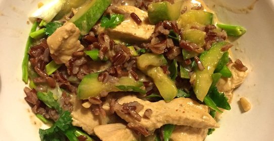 Бурый рис с индейкой и кокосовым молоком