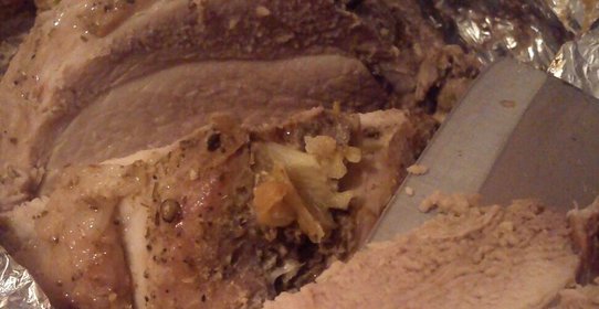 Свинина с чесноком и кедровым орехом