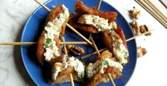 Отбивные на шпажках с творожно-ореховой начинкой