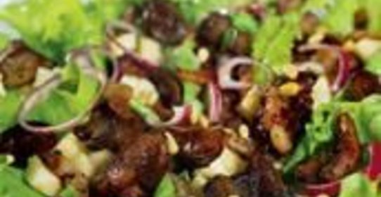 Перигорский салат с куриной печенкой