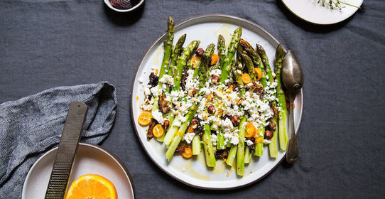 Салат со спаржей и сыром фета