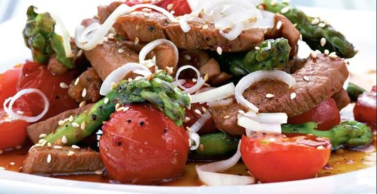 Свинина с овощами в пряном соусе