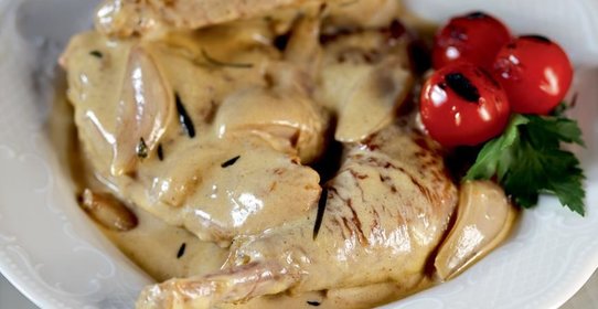 Цесарка с боровиками в сливках