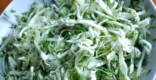 Салат из капусты с укропом