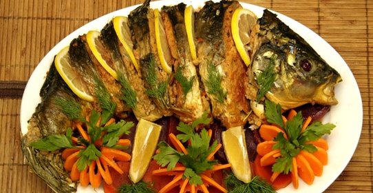 Карп, запеченный с грибами в духовке