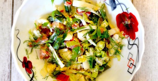 Салат с чесночной семгой