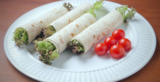 Закусочные рулетики с говядиной