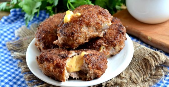 Котлеты из фарша с начинкой