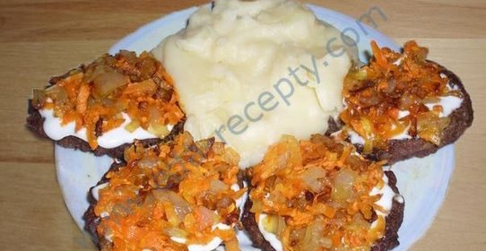 Котлеты из куриных сердечек с печеню