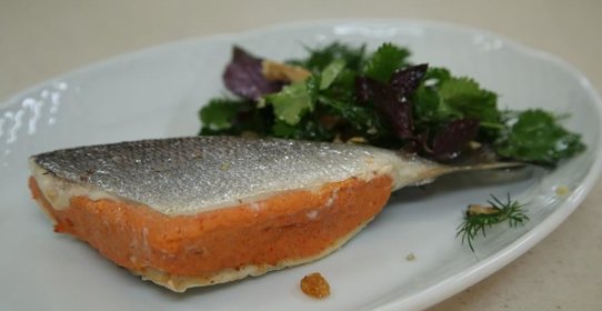 Дорада с муссом из печёных перцев