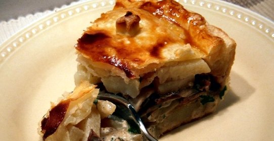 Картофельный пирог с грибами и сыром