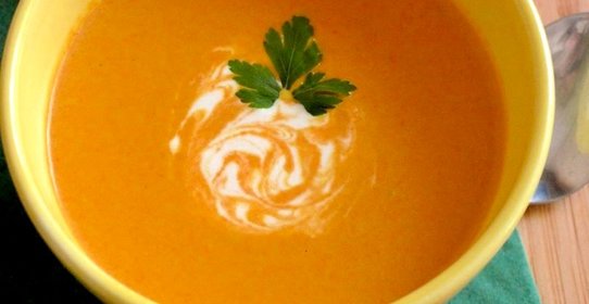 Морковный крем-суп с гренками