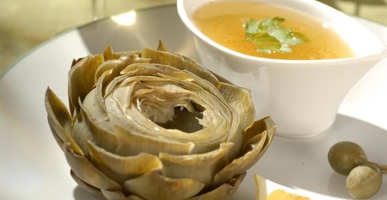 Вареные артишоки с соусом Винегрет