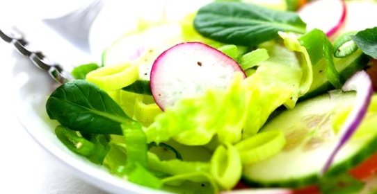 Легкий салат с кефиром