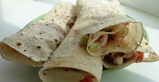 Салат в лаваше с сыром фета