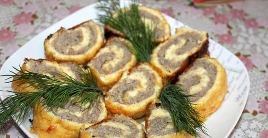 Сырно-мясной рулет с фаршем