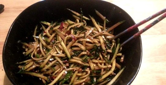 Китайский острый салат из огурцов