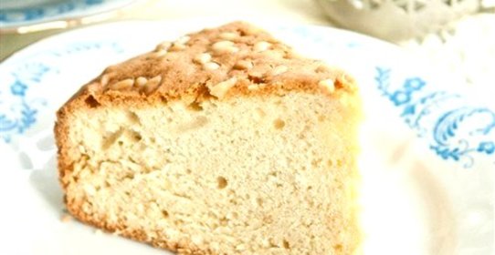 Пирог с оливковым маслом и кедровыми орехами