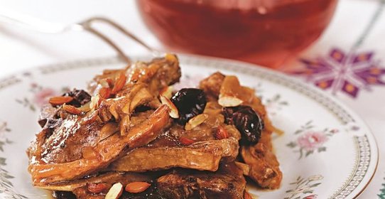 Кисло-сладкая баранина с черносливом