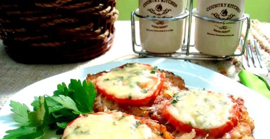 Свиные биточки под сырной шапочкой