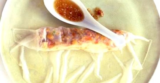 Рулеты с курицей, яблоком и луком