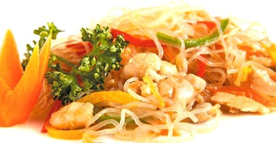 Фунчоза с курицей и овощами