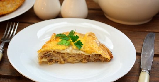 Блинный пирог с фаршем