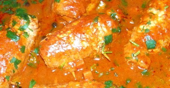 Рулетики из свинины в томатном соусе