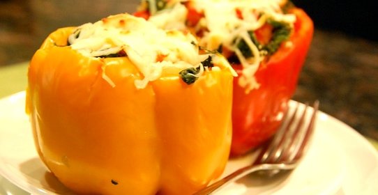 Перчик, фаршированный тушеными овощами