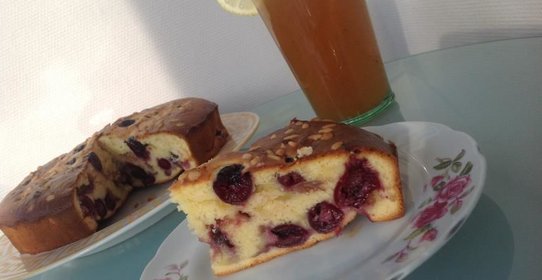 Пирог с черешней