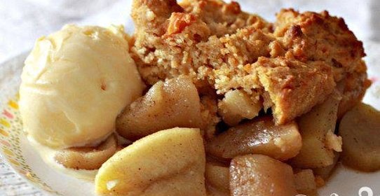 Яблочный коблер со сладким картофелем