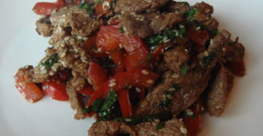Говядина с кунжутом