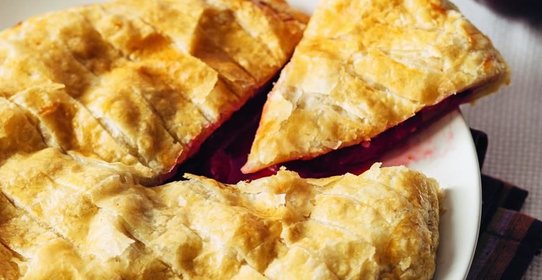 Быстрый пирог со сливами