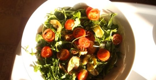 Теплый салат с телятиной