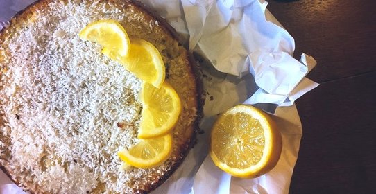 Пирог с лаймом и кокосовой стружкой