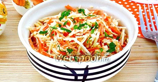 Салат из редьки, моркови и яблок с майонезом